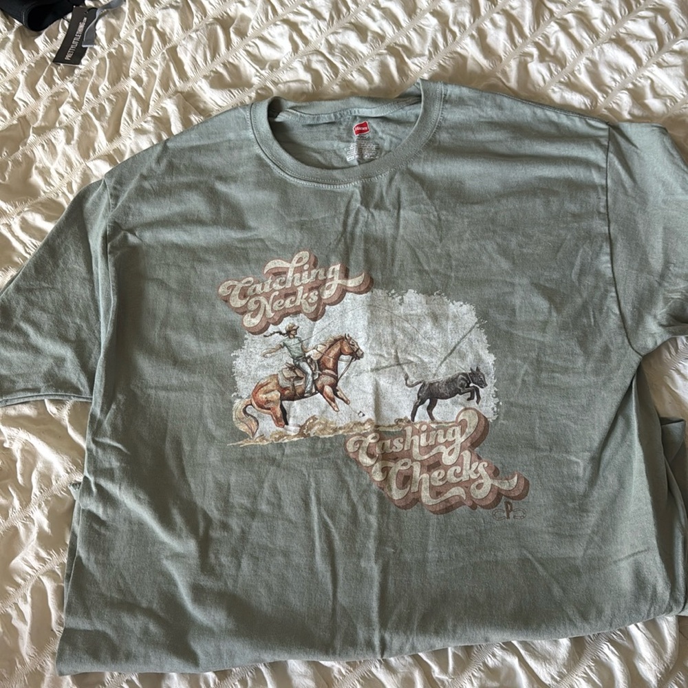 Breakaway roping tee